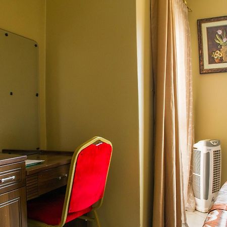 Desert Breeze Hotel Arua Dış mekan fotoğraf