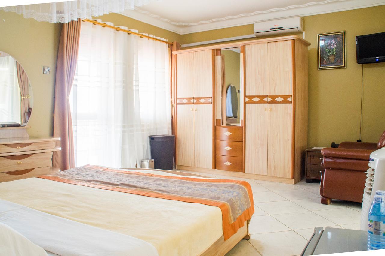 Desert Breeze Hotel Arua Dış mekan fotoğraf