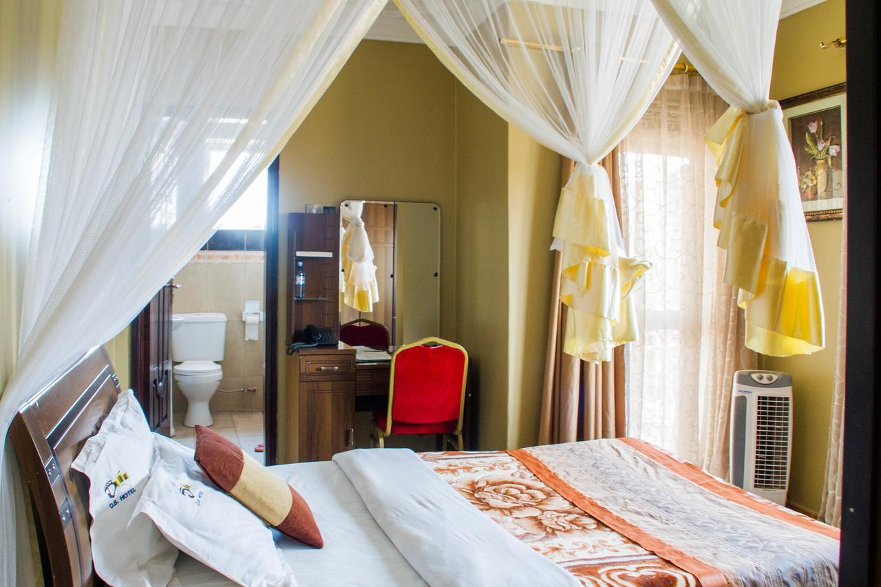 Desert Breeze Hotel Arua Dış mekan fotoğraf