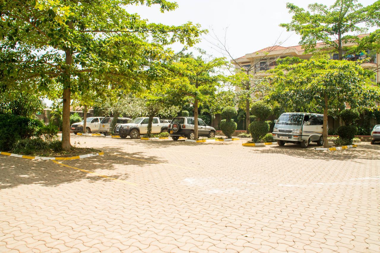 Desert Breeze Hotel Arua Dış mekan fotoğraf